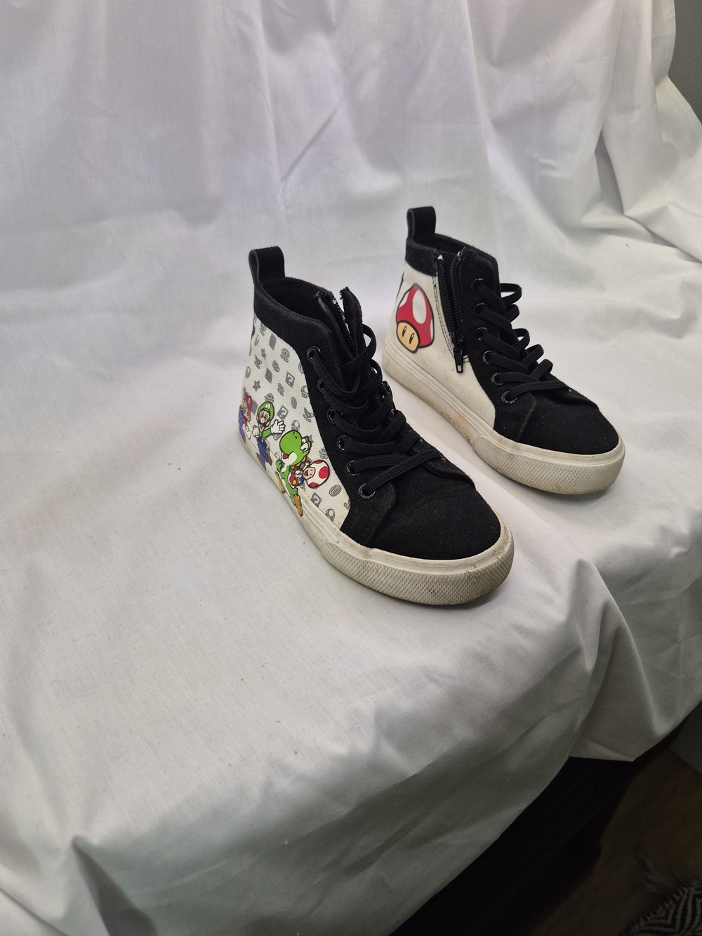 Nintendo Black High-Top Kids Sneakers with Character Print - Picture 4 of 7